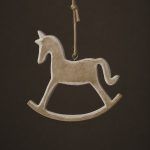 Colgante caballito madera navidad